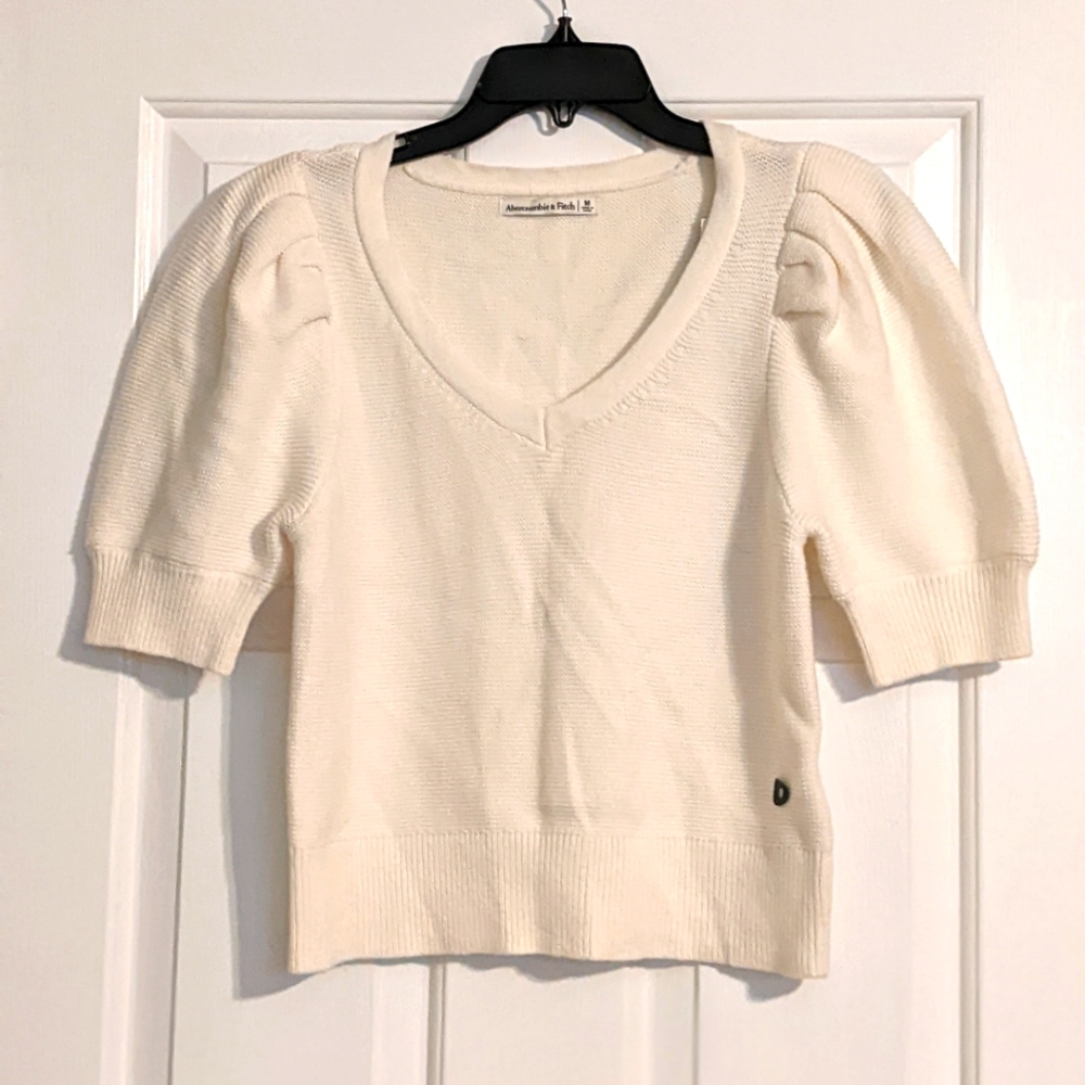 Abercrombie & Fitch cable knit sweater top with fuff sleeves size M